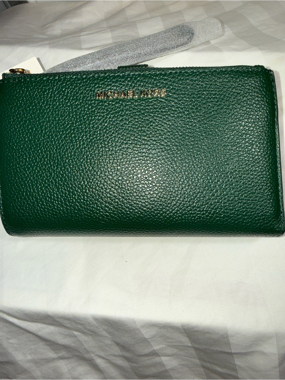 NWT - Michael Kors Green Leather Jet Set Wallet. Double Zip. Wristlet Handle.